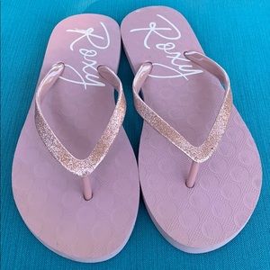 Roxy pink flip flops SIZE 7